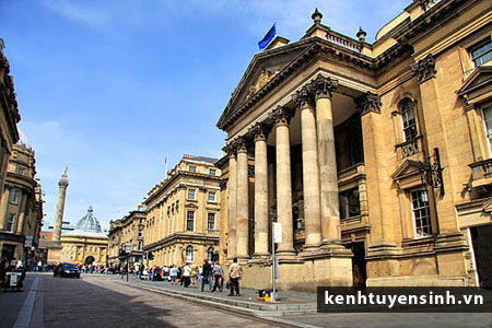 Thời gian nhập học tại Anh